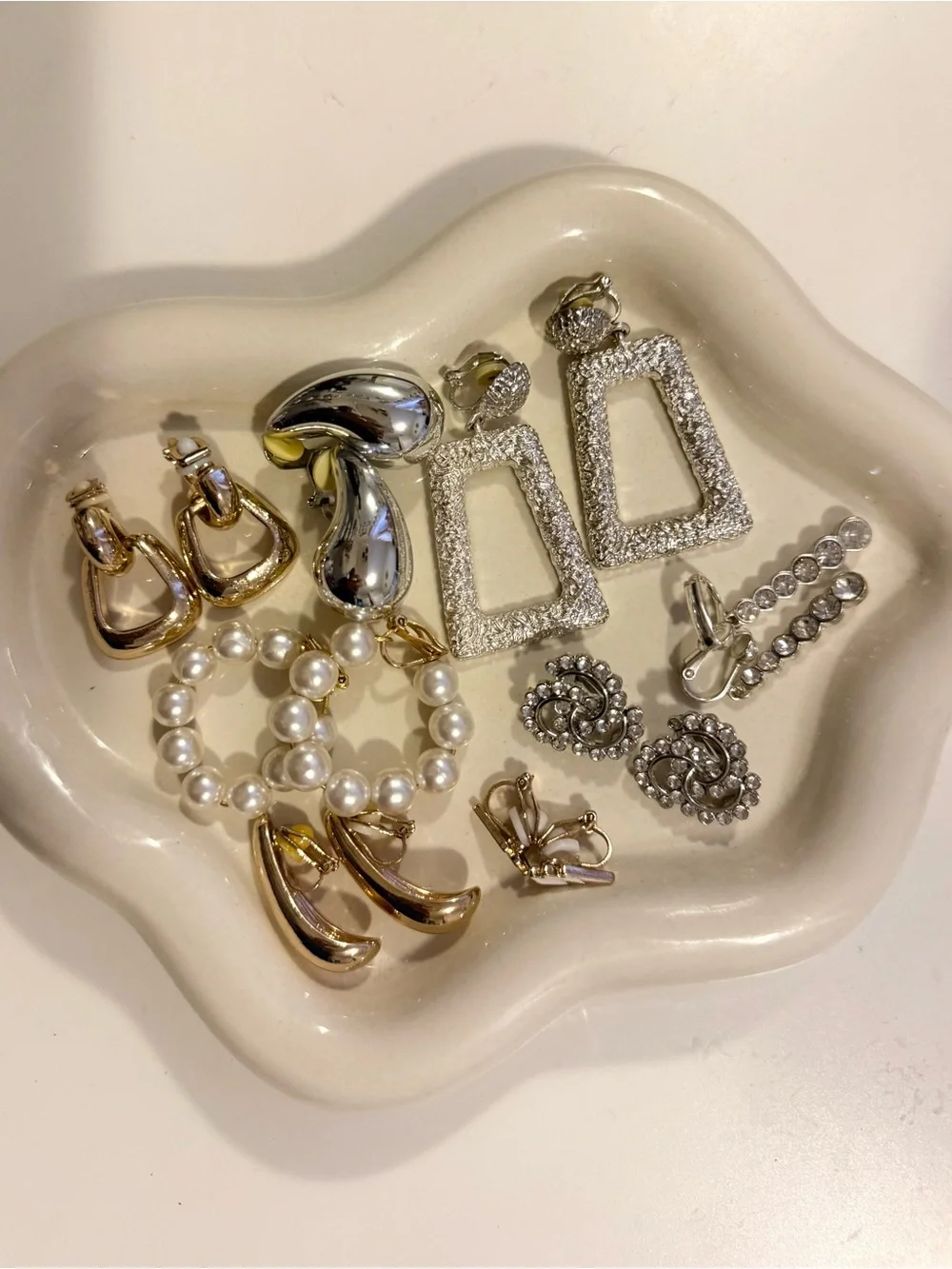 Mixed Women’s Clip-On Earrings Set - Gold, Silver & Pearl